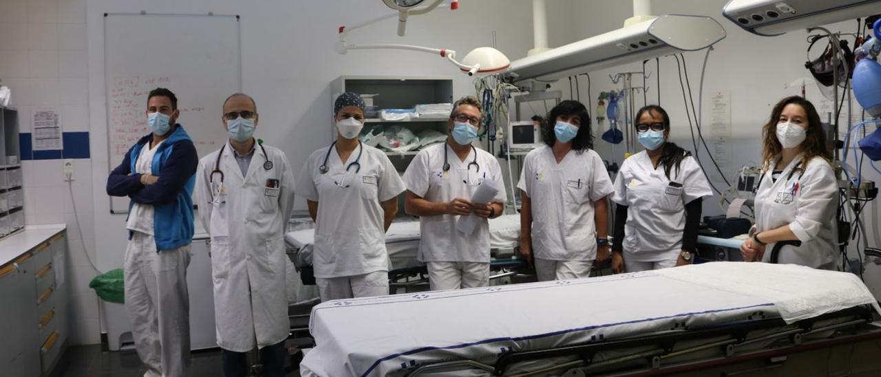 Equipo de urgencias del hospital Doctor José Molina Orosa. | |