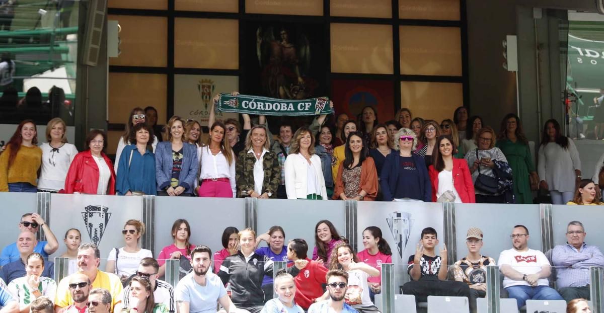 La afición cordobesista apoya al equipo femenino