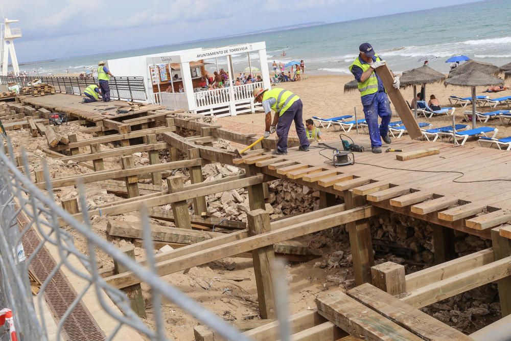 Obras de reforma del paseo de  la playa de La Mata