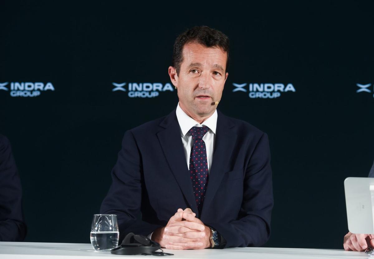 Els fons col·loquen 1.025 milions a Indra en plena pugna SEPI-Escribano