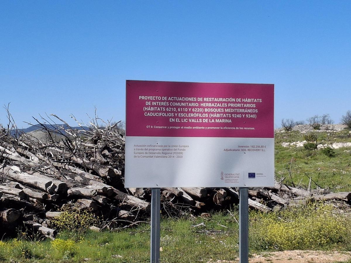 Cartel de una de las actuaciones de restauración de hábitats naturales
