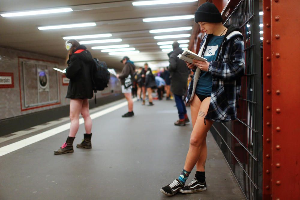 Escenes del dia sense pantalons al metro 2018.