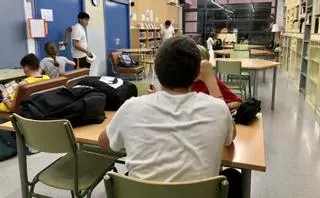 Espanya s’enfonsa en l’informe PISA: els alumnes perden un curs lectiu en competència lectora i obtenen 16 punts menys en matemàtiques