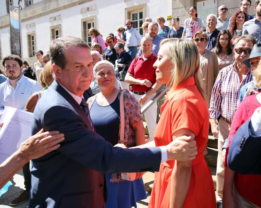 Muñoz, junto a Abel Caballero en una concentración frente al Mueo MARCO.