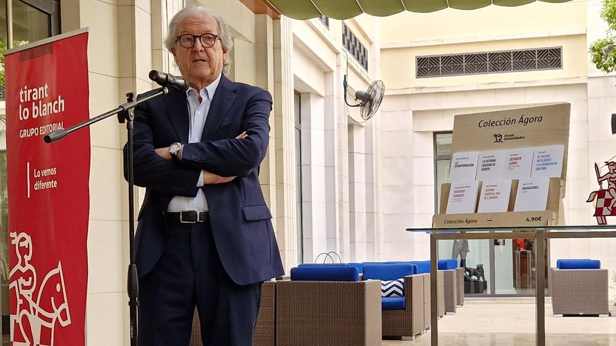 Joan Romero, geógrafo e impulsor de la colección Ágora.