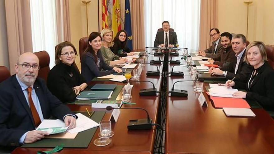 El pleno del Ejecutivo autonómico se reunió ayer en Castellón.