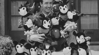 "La ideología de Disney era 'lo que le venga bien al mercado'": cien años de éxito de una compañía todavía envuelta en mitos