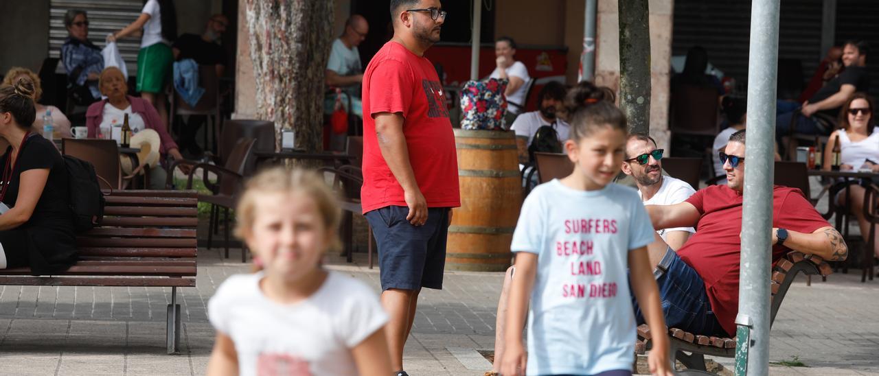 Un grupo de niños en el ferial de San Agustín.