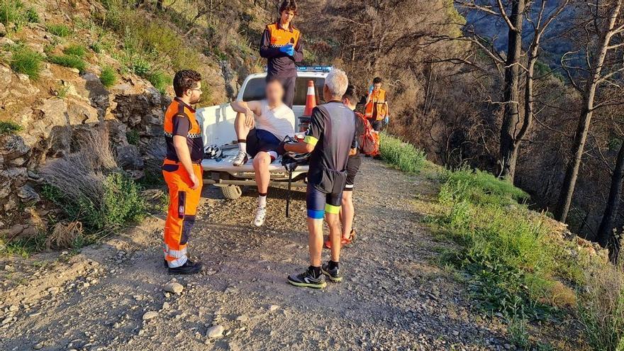 Se rompe el casco tras derrapar con su bicicleta mientras descendía por Jarapalos