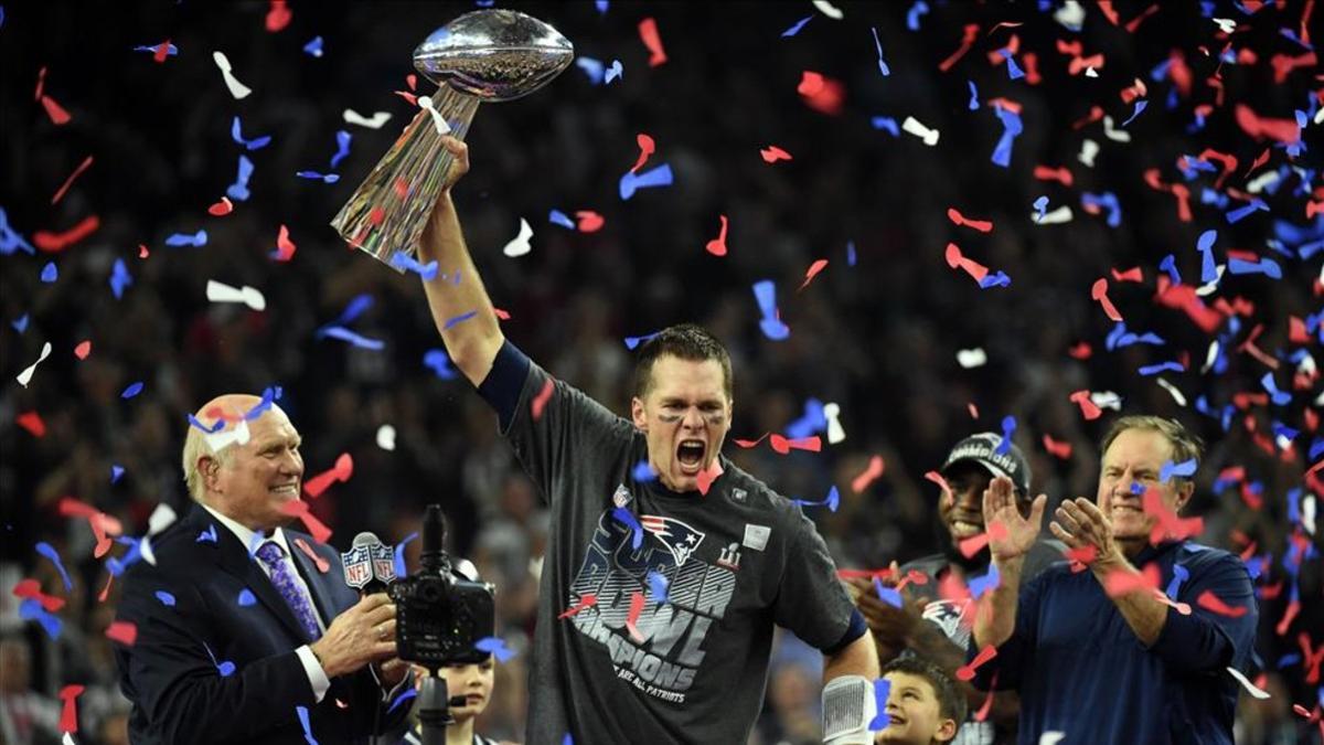 Tom Brady celebrando la Super Bowl frente a los Falcons