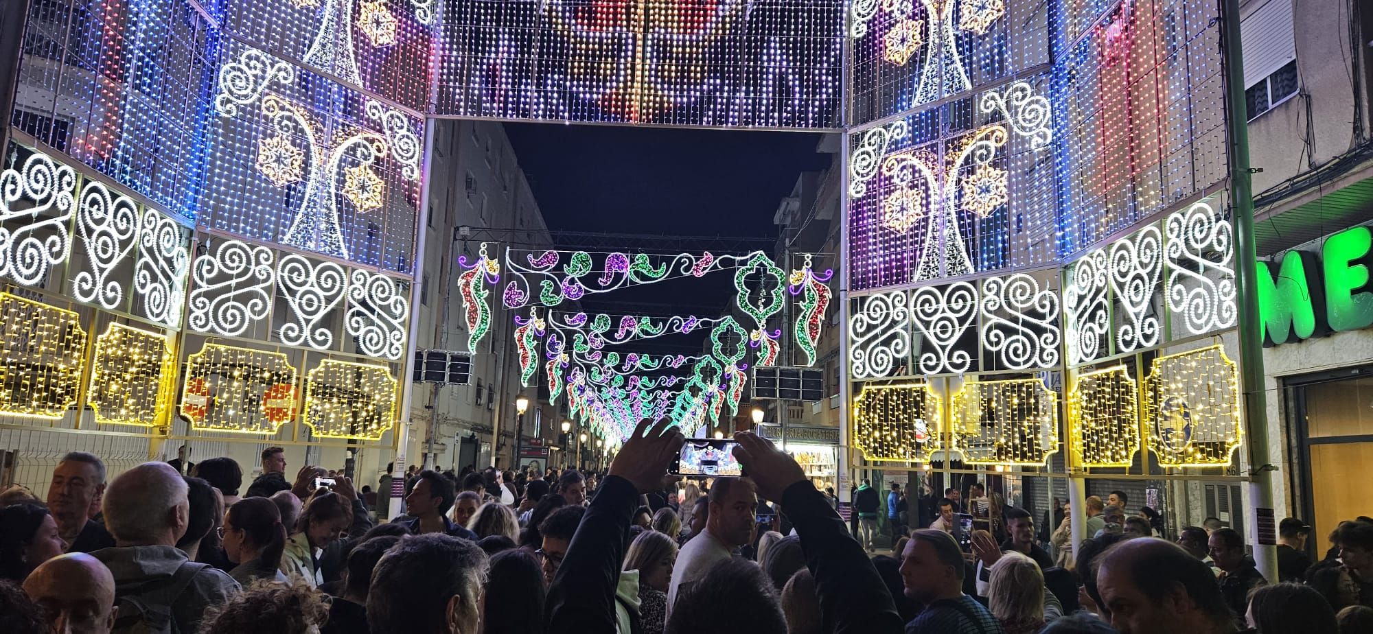 Encendido de luces de la Falla Malvarrosa.