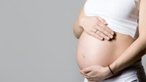 Els límits d’edat per a tractaments de fertilitat a Espanya varien entre 40 i 50 anys en dones i 55 en homes