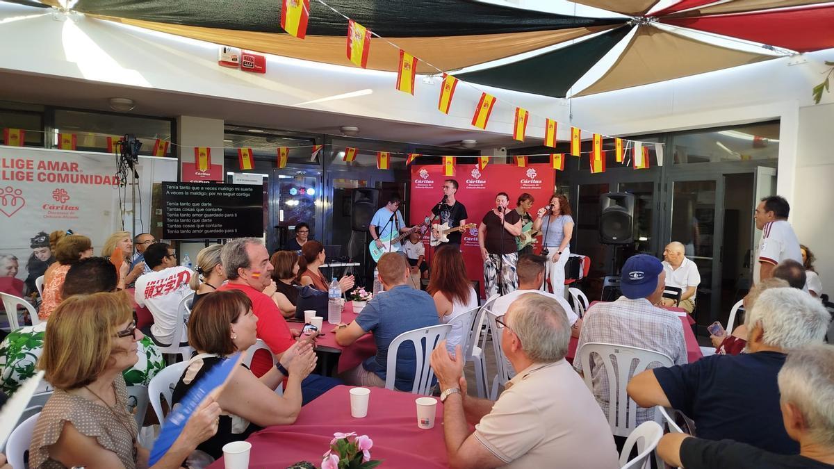 el gesto de Cáritas Elche con las personas sin hogar
