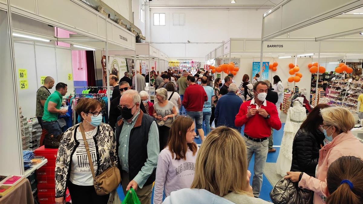 Los expositores de Expo Calzado en Brea de Arag n se muestran