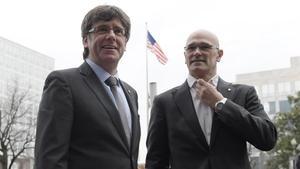 Carles Puigdemont y Raül Romeva, durante una visita que hicieron a Washington, en marzo.