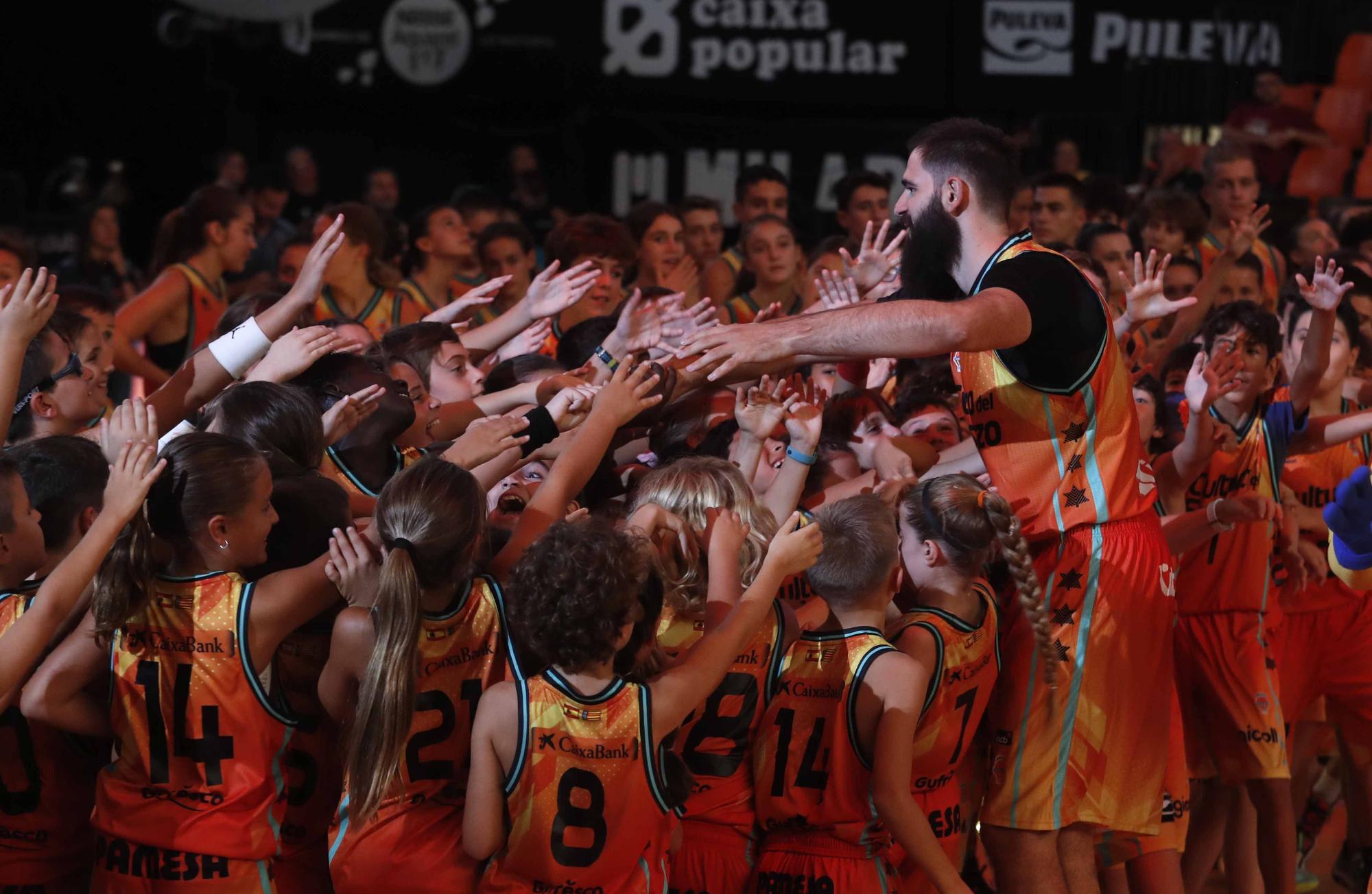 Presentación del Valencia Basket en La Fonteta