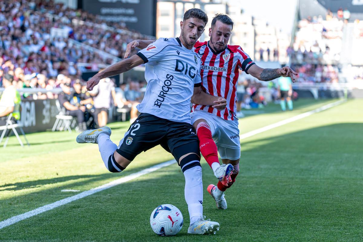 Álex Lizancos, una de las bajas del Burgos, en el duelo amistoso ante el filial del Athletic de Bilbao de pretemporada.