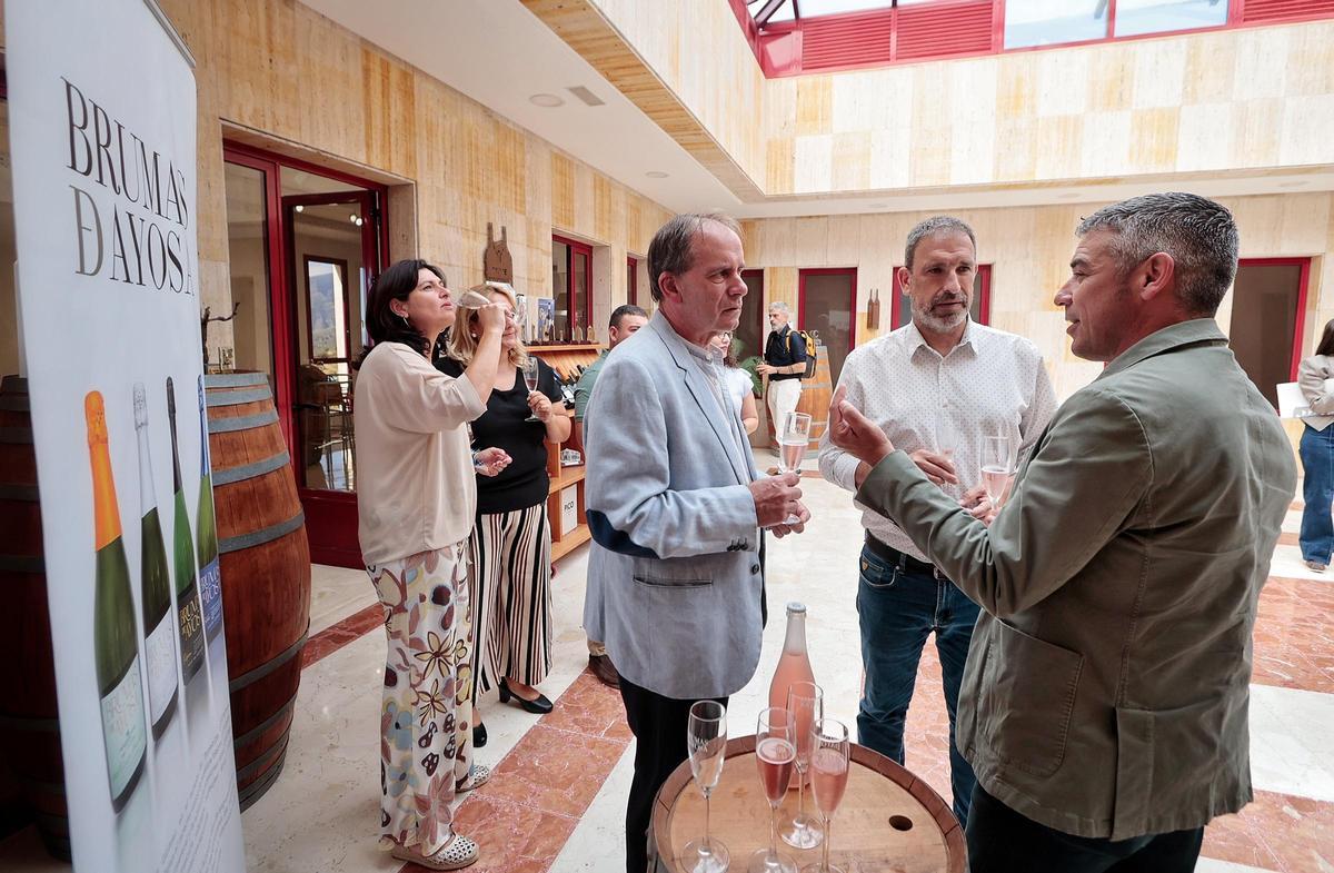 El consejero regional Narvay Quintero visita la Bodega Comarcal Valle de Güímar
