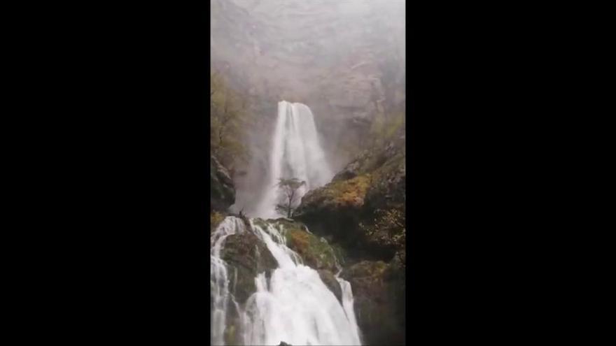 Reventón en los chorros del río Mundo