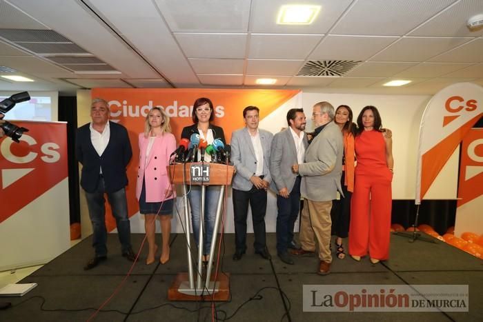 Ambiente de la noche electoral en la sede de Cs