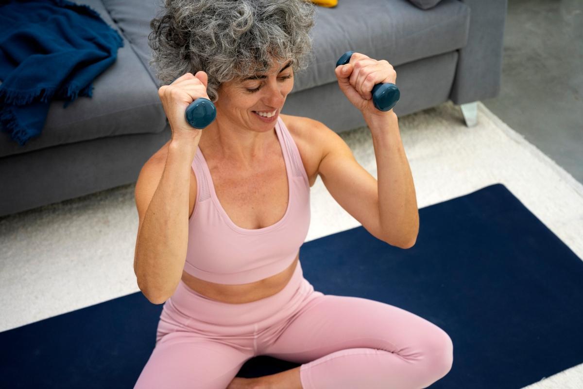 El deporte durante la menopausia es fundamental para evitar la pérdida de masa muscular y la grasa abdominal