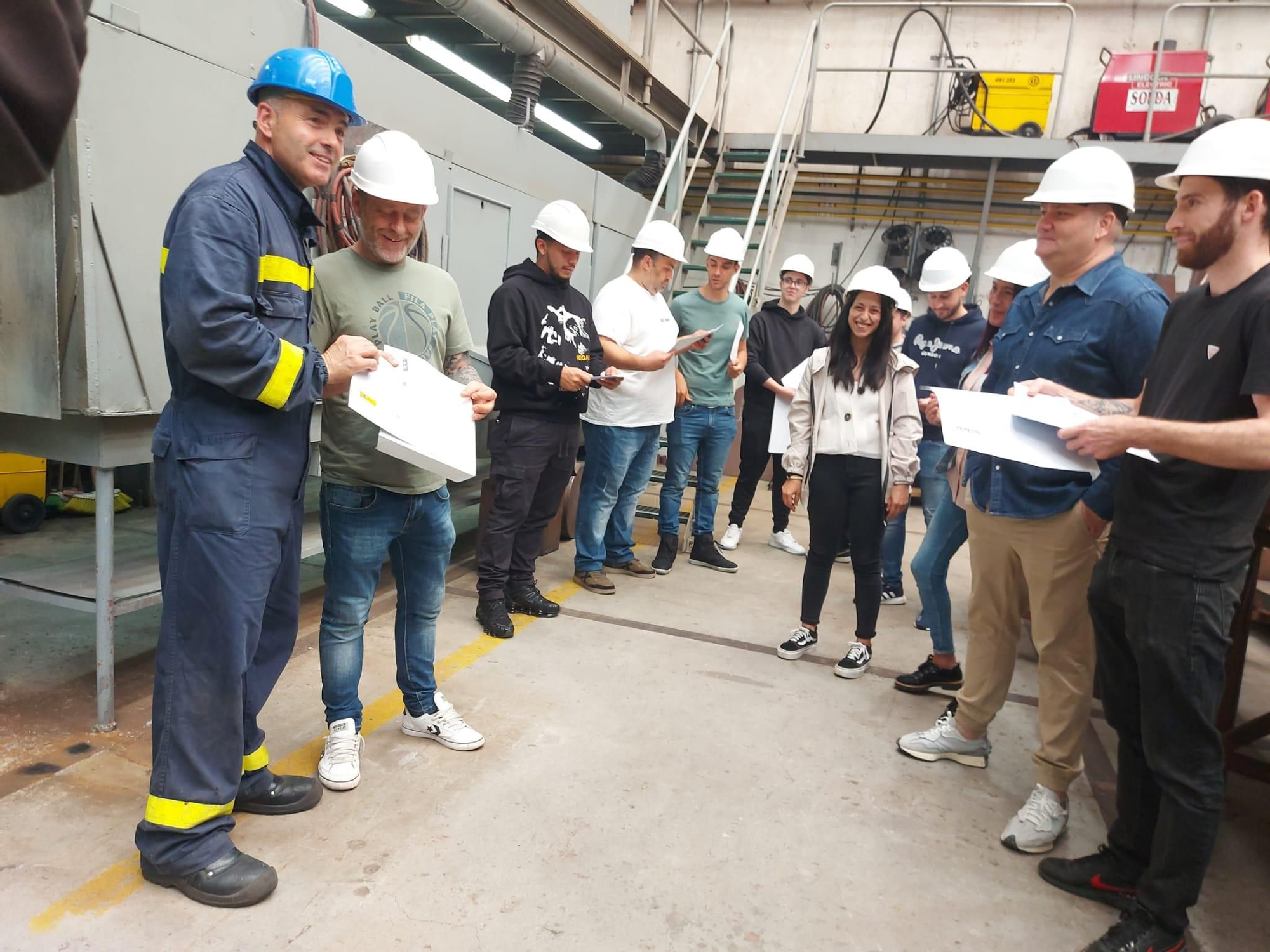 En imágenes: Así fue la entrega de títulos del curso de formación a la carta del Sepepa para Gondán