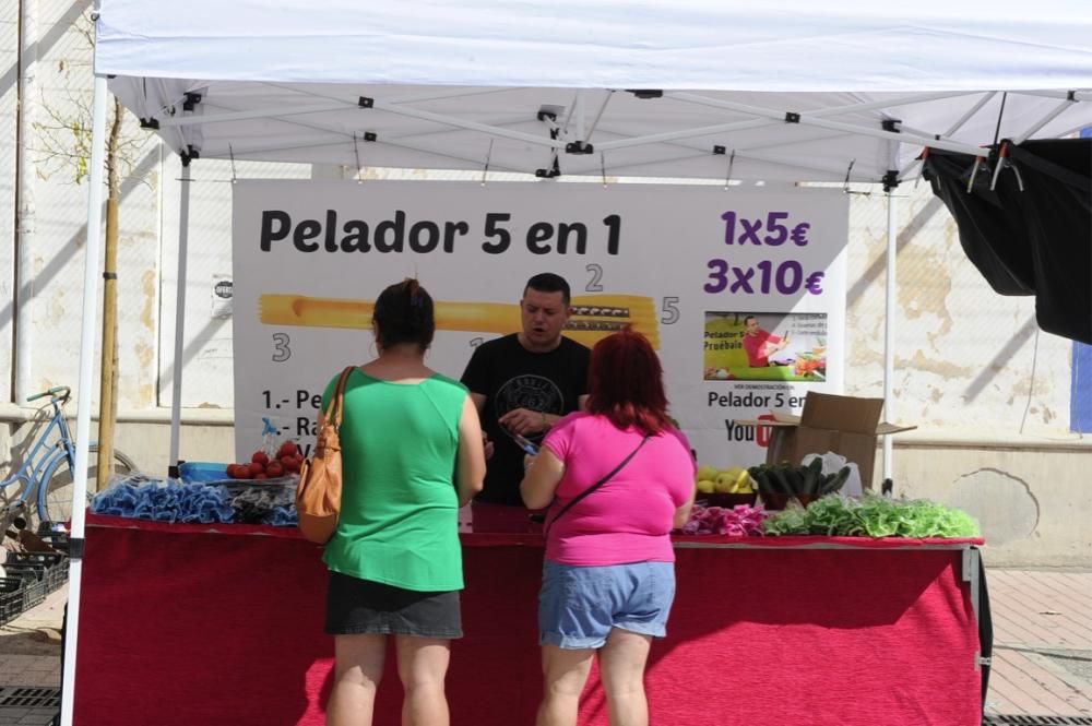 Lo coches antiguos conquistan  el Cuartel de Artillería