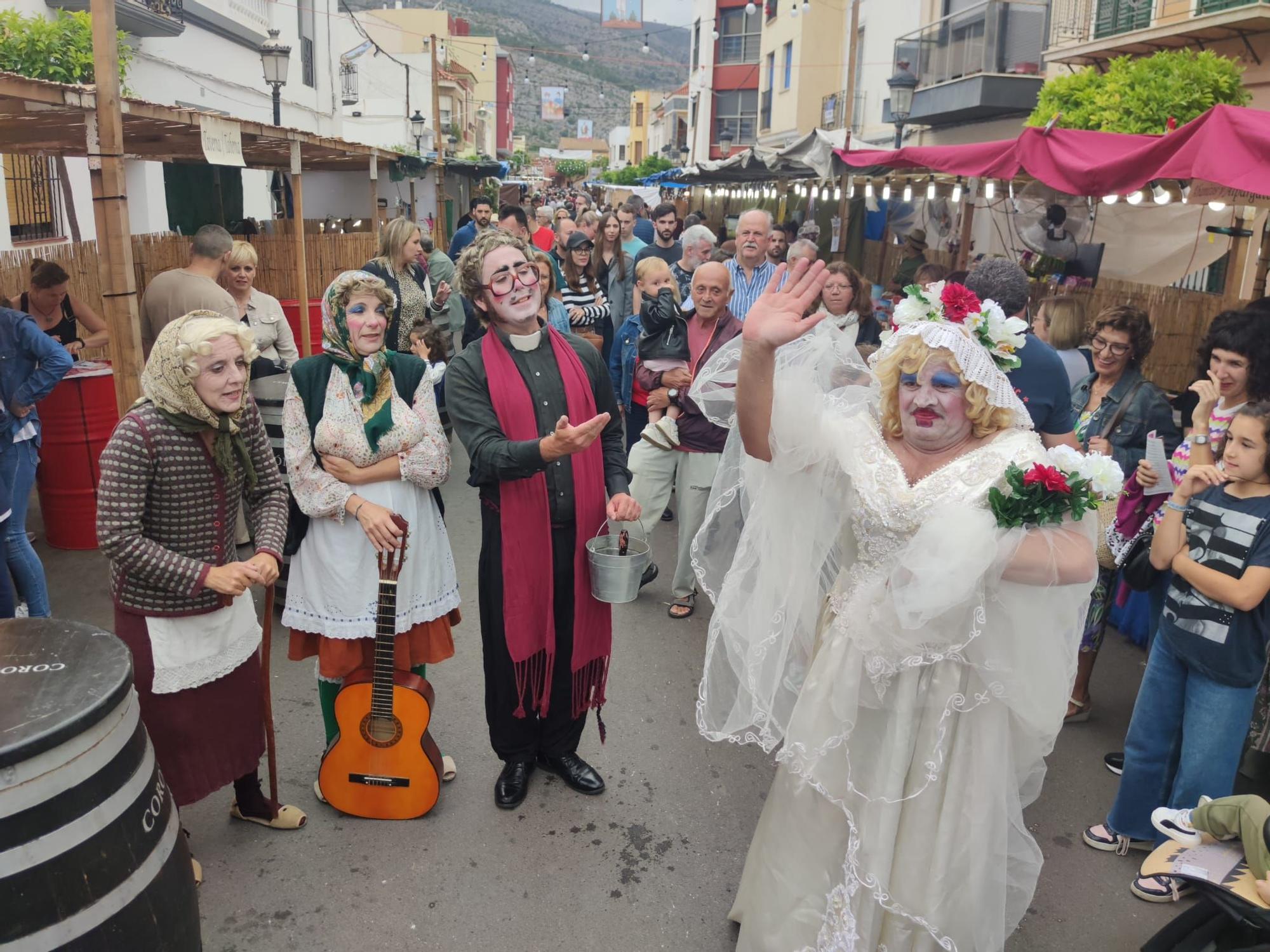 ¡Búscate en la macrogalería! Castellón vive un puente de fiestas en los municipios