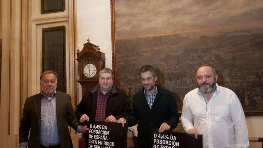 El alcalde, ayer, durante la presentación de &#039;A Radio Conta&#039;.