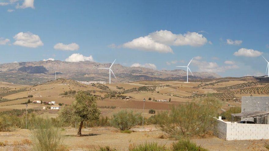 Gran marcha en Antequera contra los megaproyectos eólicos