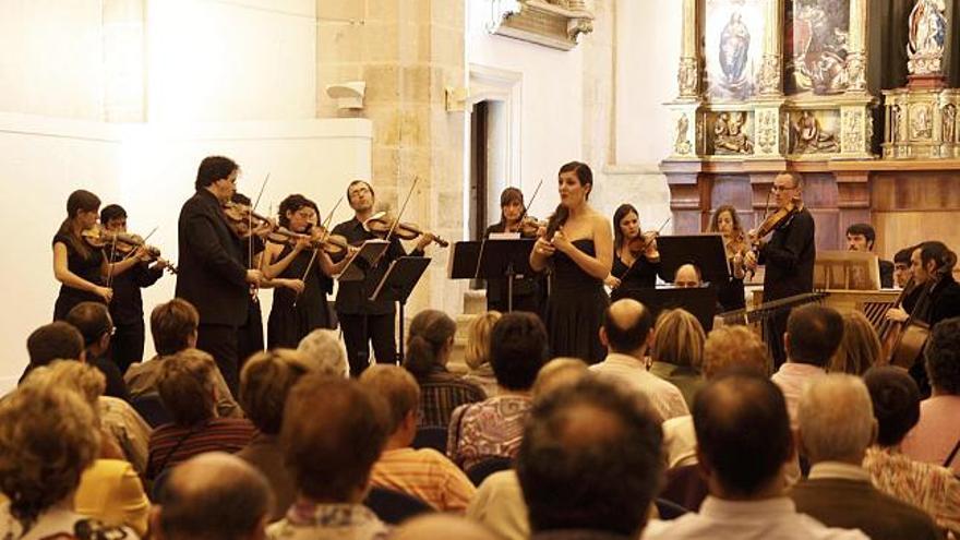 Éxito del concierto de apertura del curso universitario a cargo de la Orquesta Barroca