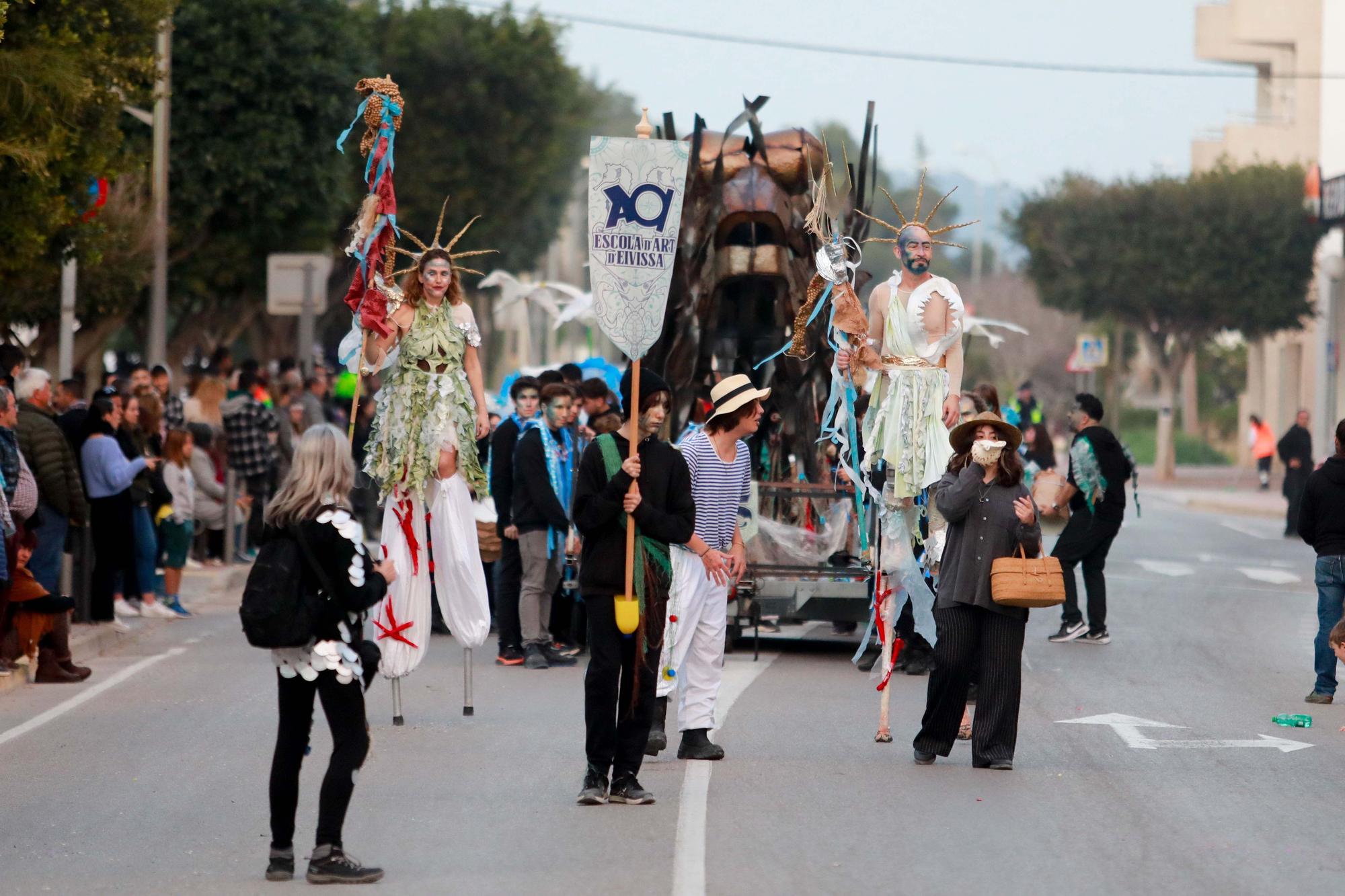 Todas las imágenes de la rúa de carnaval 2023 en Santa Eulària