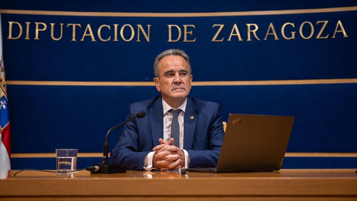 Juan Antonio Sánchez Quero, líder del PSOE Zaragoza y presidente de la DPZ, este lunes en rueda de prensa.