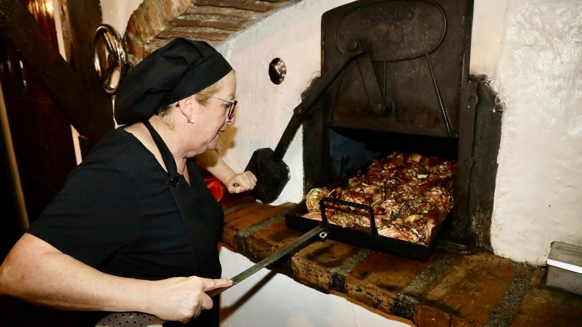 El bodegón de Juan María fue el escenario de la III jornada sobre el chivo de Canillas de Aceituno