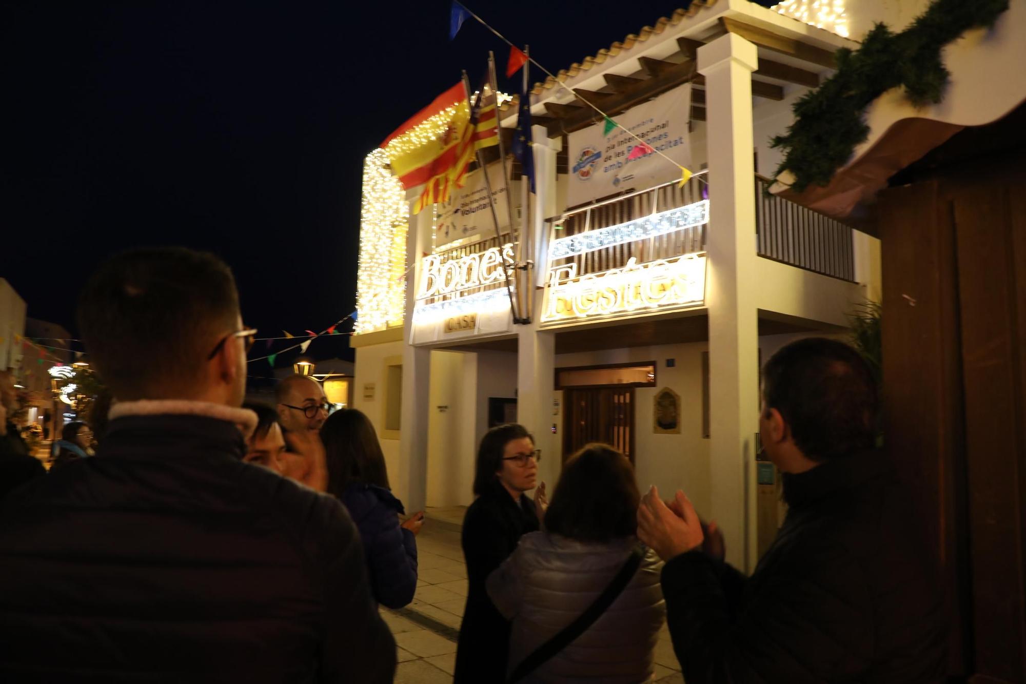 Descubre las fotos del inicio de las Fiestas de Navidad en Formentera