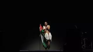 María José Llergo muestra su apoyo a Palestina en el Mallorca Live Festival 2024