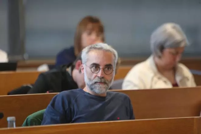 El Tribunal de Instancia de Cangas llama al concejal Antón Iglesias a declarar como investigado en la causa del ciberataque