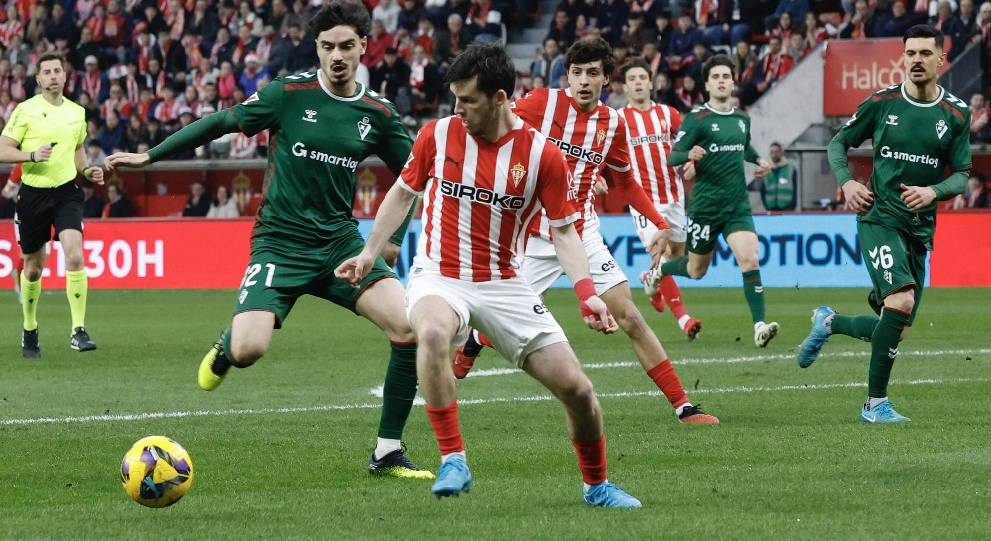 El partido entre el Sporting y el Eibar, en imágenes