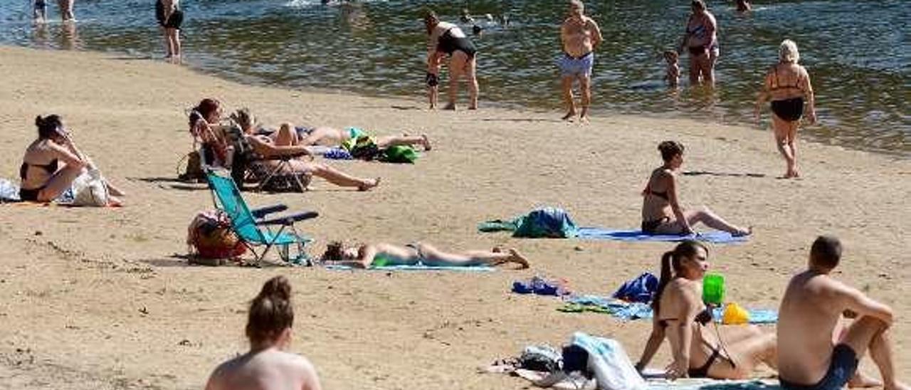 Playa fluvial del Lérez. // Rafa Vázquez