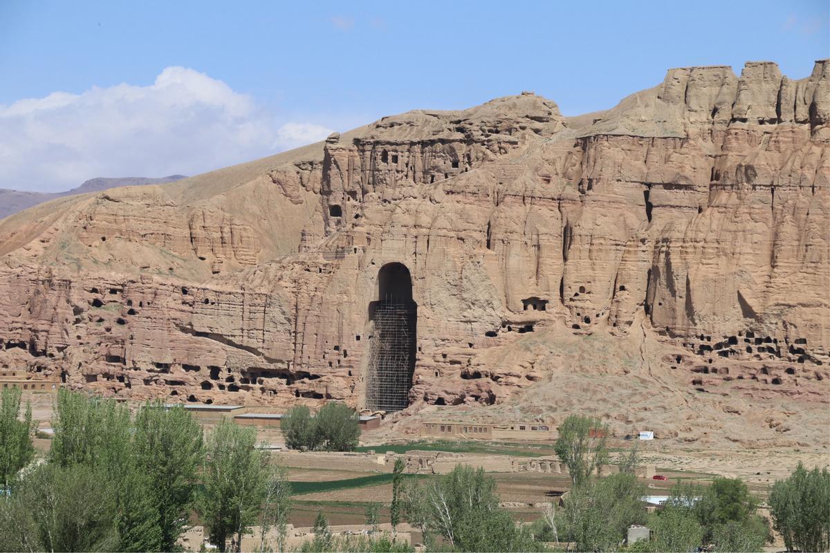 Puesto de seguridad a la entrada de la carretera que conduce a las ruinas de una estatua de Buda de 1.500 años de antigüedad en Bamiyán.