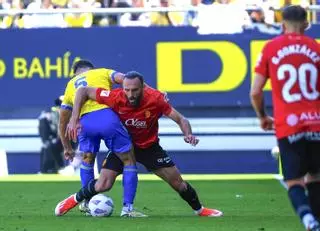 Resumen, goles y highlights del Cádiz 1 - 1 Mallorca de la jornada 33 de LaLiga EA Sports