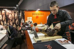 Expositor de jamones Joselito en una de la súltimas ediciones de la feria Alimentaria de Barcelona