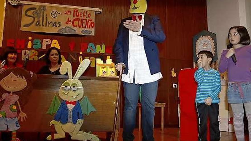 Salinas celebra el Día del libro infantil