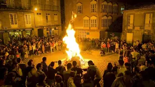 Así será la noche de San Juan en Santiago: cacharelas, sardinadas, magia, música y mucho más