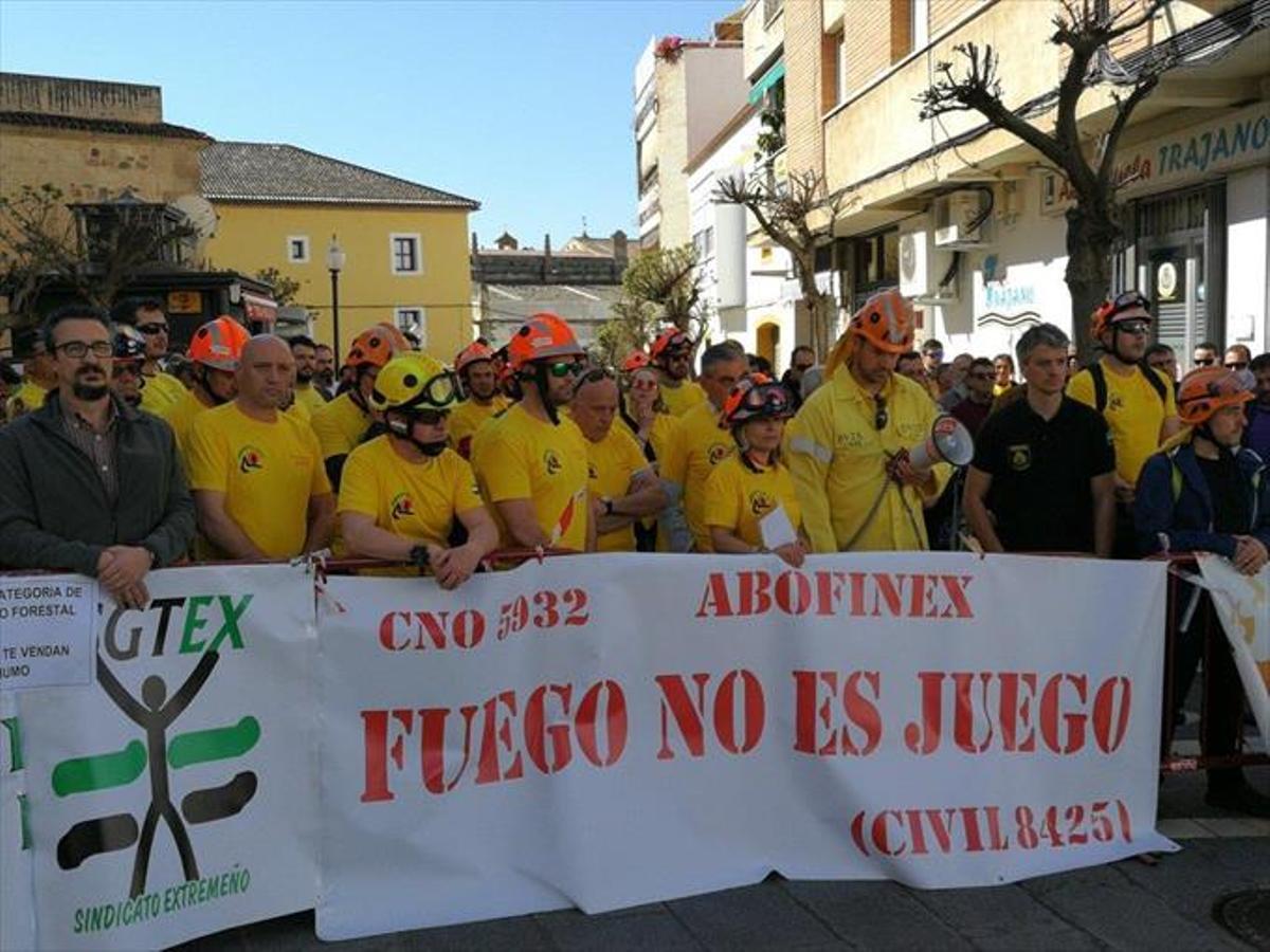 200 agentes de Extremadura piden ser bomberos forestales