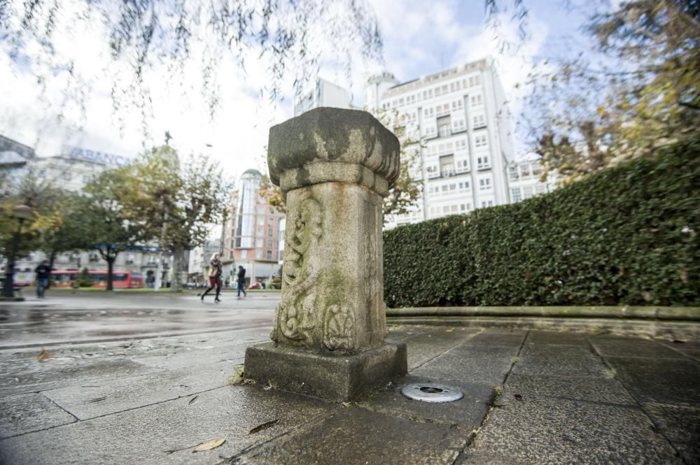 Monumentos de A Coruña pasan por el taller