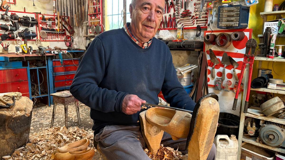 Raúl Martínez en su taller