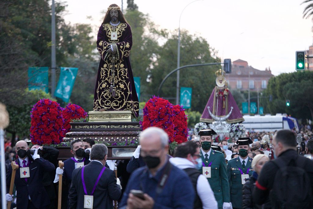 La Virgen de la Fuensanta sale en procesión rogativa por el fin de la guerra en Ucrania