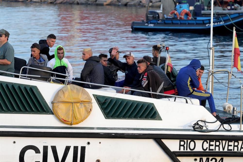 Interceptan una patera con 12 ocupantes en aguas de Cartagena