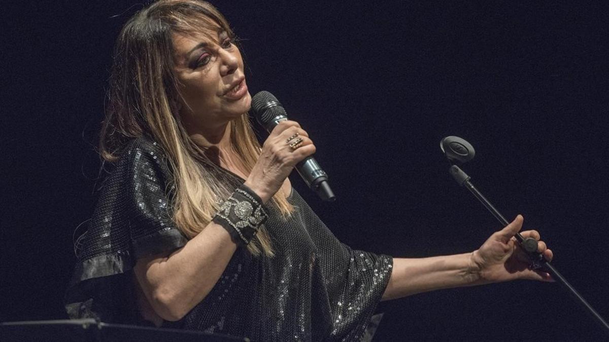 Adriana Varela, en su concierto en la sala Barts.